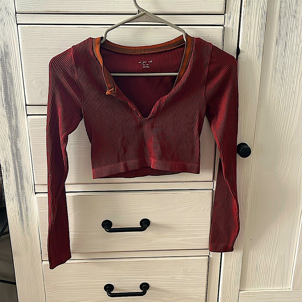 Urban outfitters long sleeve cropped top! Dark red and in a size xs/s